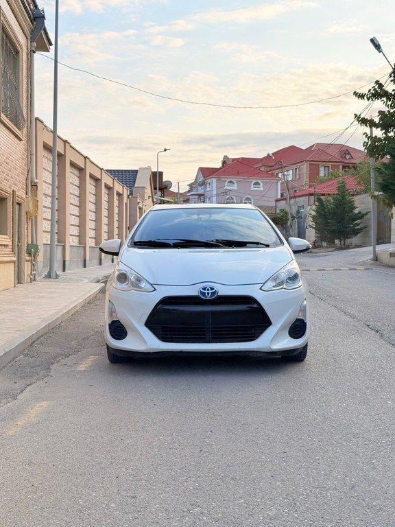 Toyota Aqua, 1.5 L, 0.87 kWh, 2017 il, 231 000 km — Avtomobillər, Bakı (3)