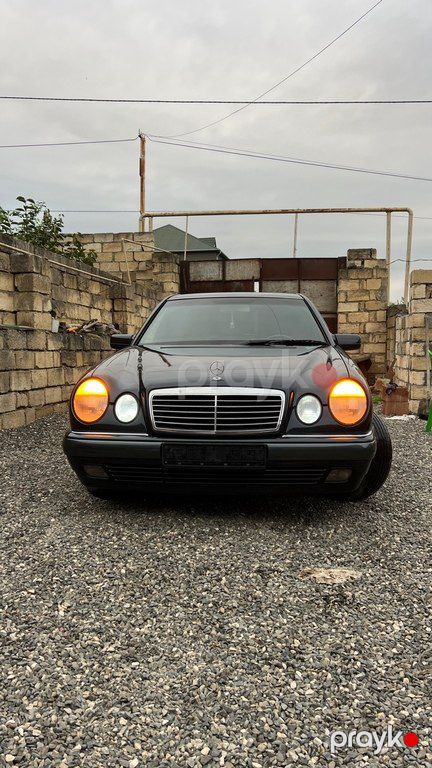 Mercedes E 230, 2.3 L, 1997 il, 369 000 km