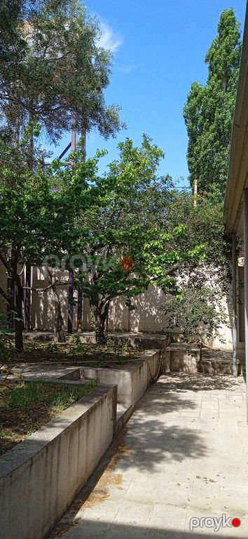 Satılır 5 otaqlı həyət evi/bağ evi 258 m²