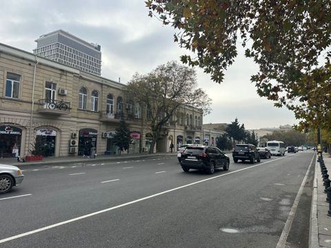 Satılır obyekt 20 m² — Bakı
