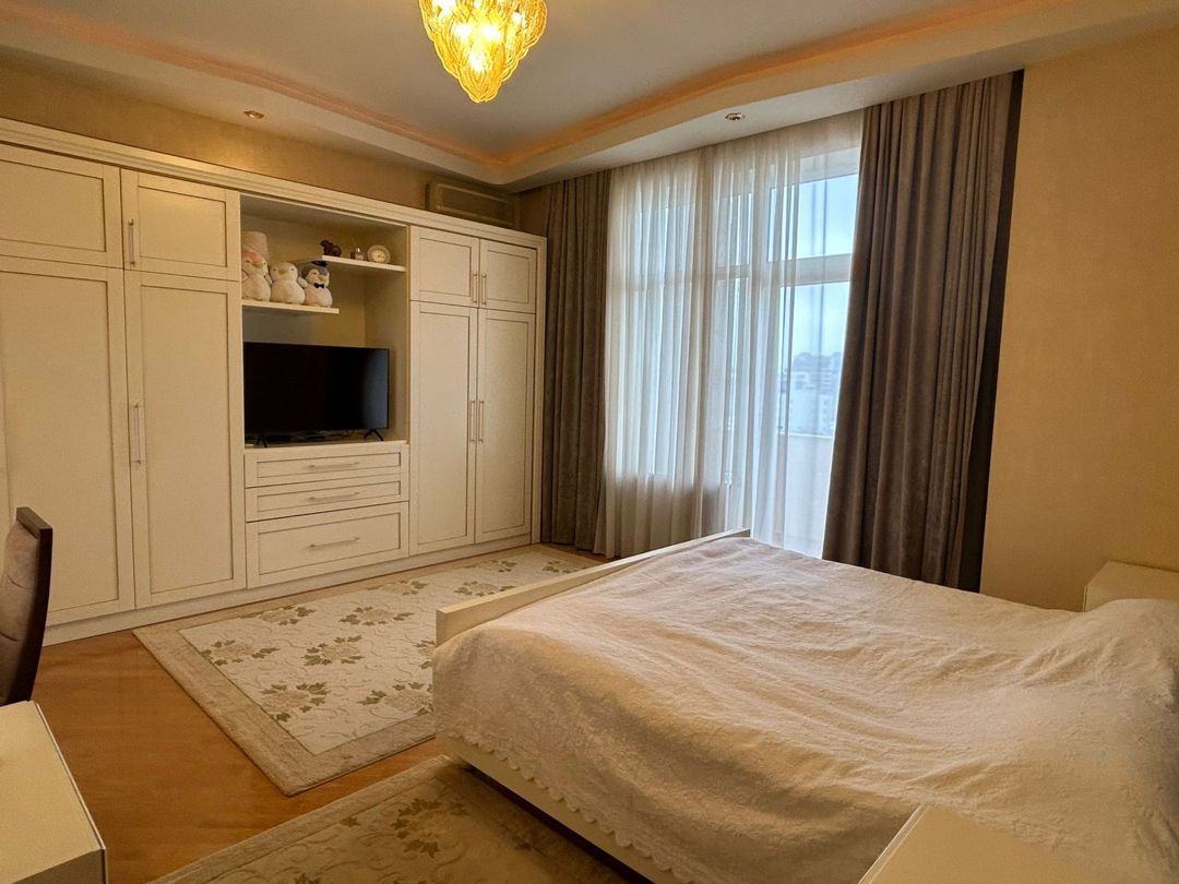 Satılır 4 otaqlı yeni tikili 175 m² — Mənzil, Bakı (6)