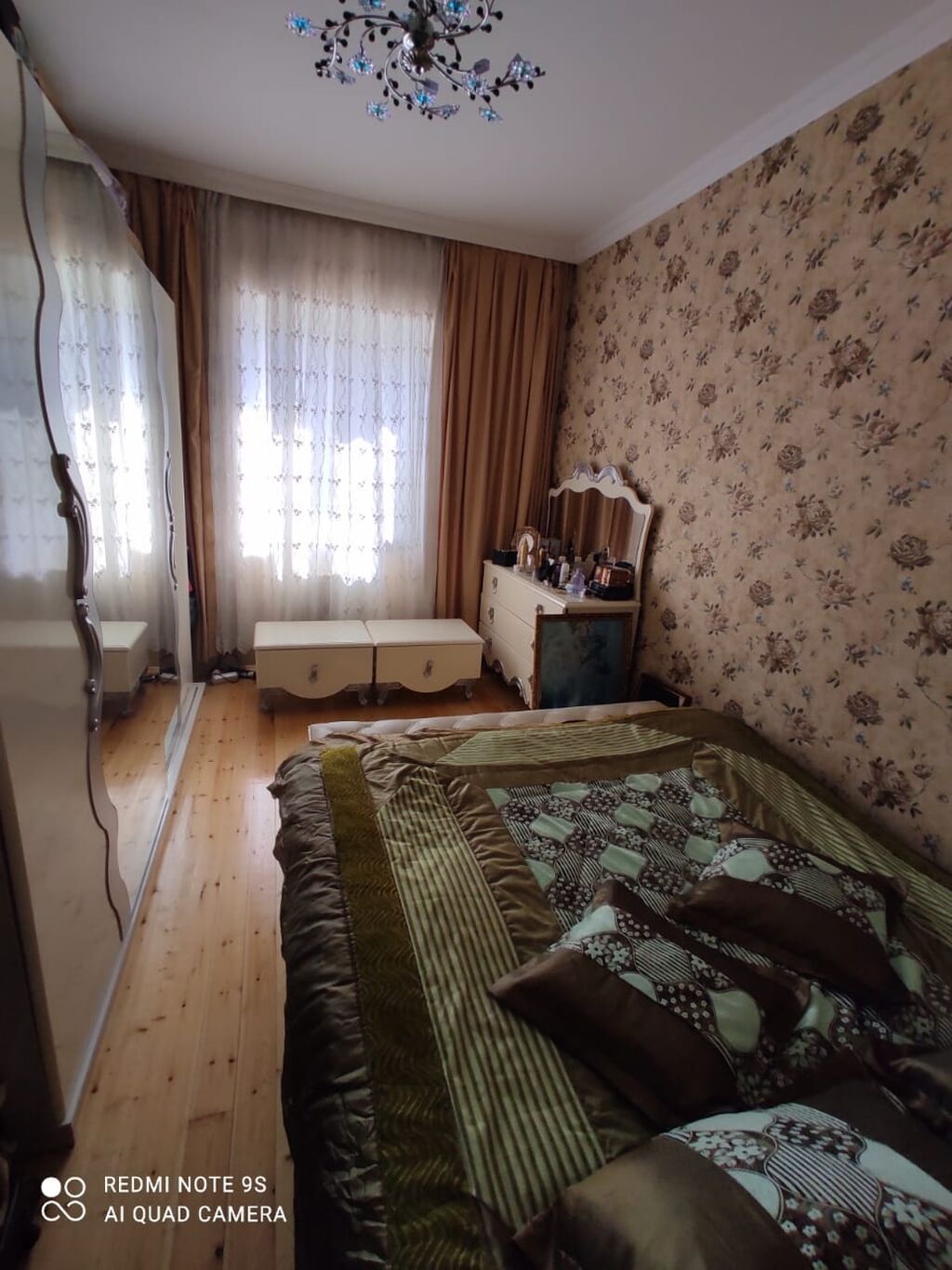 3 otaqlı mənzil – tam mebel və texnika ilə - Geniş, işıqlı zal — Mənzil, Bakı (3)