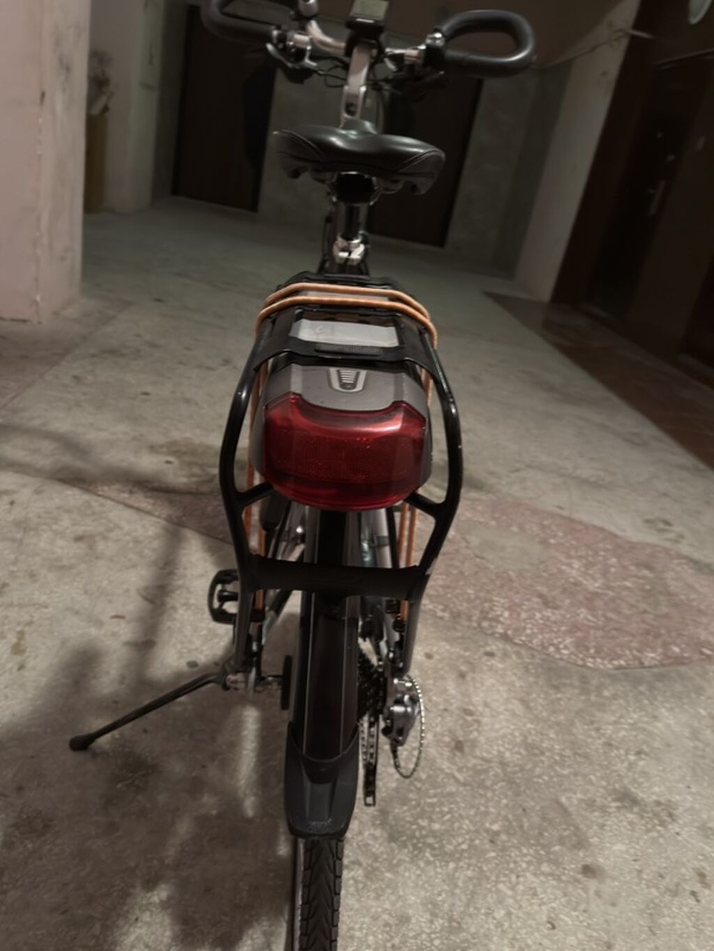 İşlənmiş Elektrik velosipedi 28", sürətlərin sayı: 30, 250 Vt, Ödənişli çatdırılma — Elektrik velosipedləri, Bakı (4)