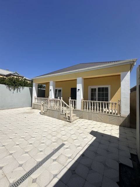 Satılır 3 otaqlı həyət evi/bağ evi 120 m² — Bakı