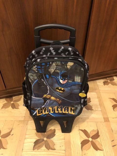 Uşaq üçün təkərli Batman məktəb çantası - Brend: Wiggle - Dizayn: Ön — Bakı