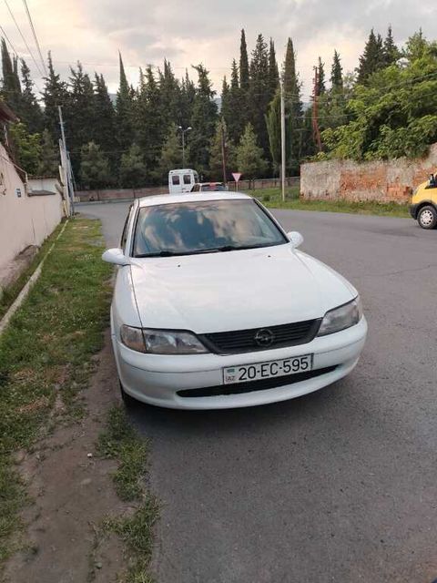 Opel Vectra, 2.0 L, 1996 il, 380 000 km — Zaqatala