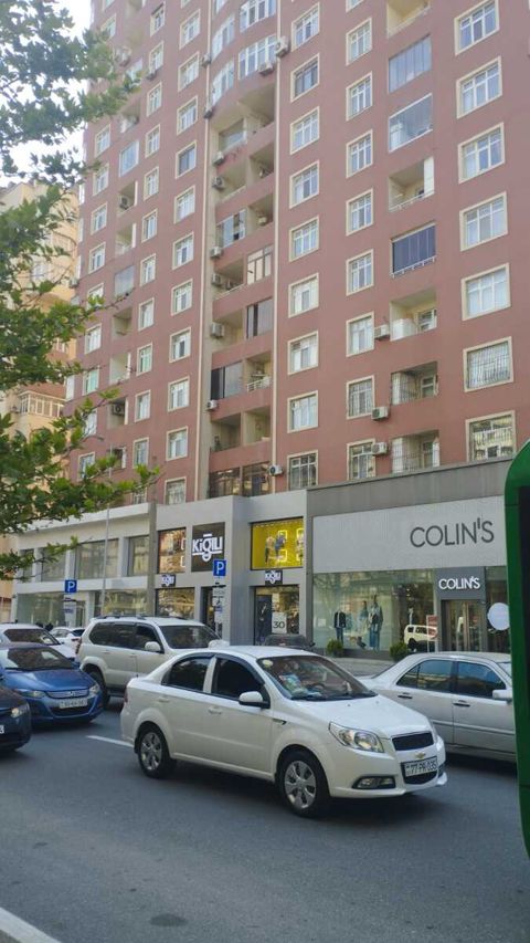 Satılır 3 otaqlı yeni tikili 163 m² — Bakı