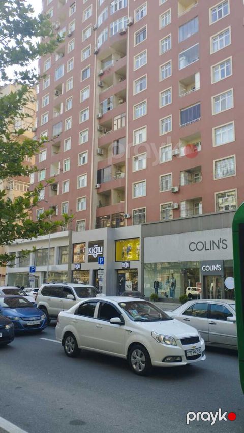 Satılır 3 otaqlı yeni tikili 163 m²
