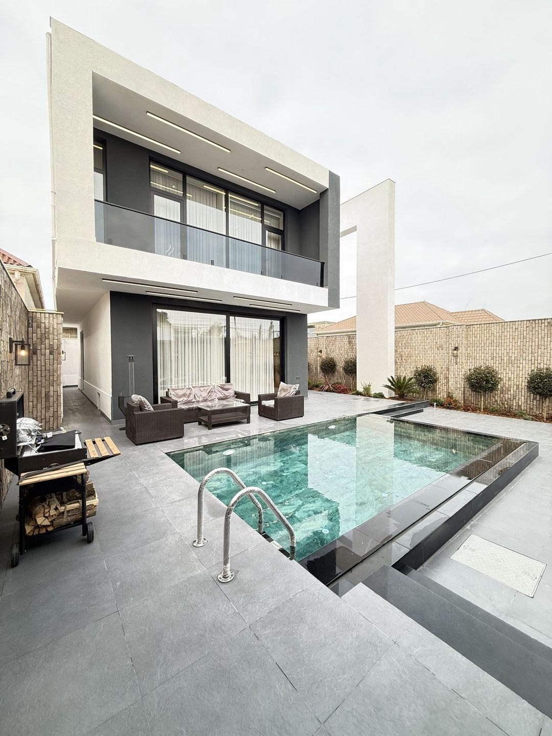 Satılır 4 otaqlı həyət evi/bağ evi 250 m² — Ev, villa, Bakı (2)