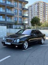 Mercedes E 220, 2.2 L, 2001 il, 300 000 km — Otomobil