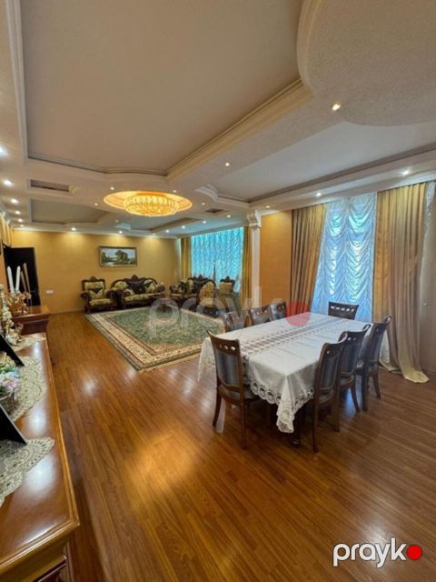 Satılır 4 otaqlı yeni tikili 200 m²