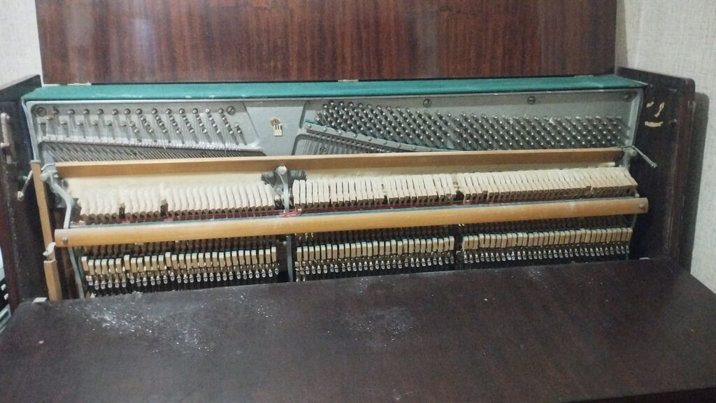 3 pedallı piano satilir. coxx ucuz satilir. problemi yoxdur bele — Pianino və digər klaviş alətləri, Bakı (3)