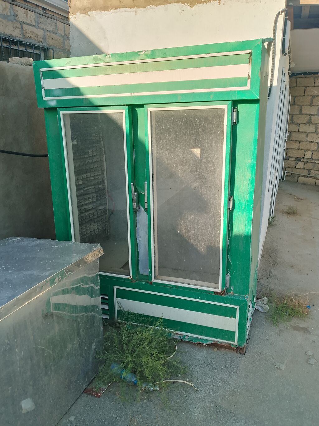 İki qapılı şüşə vitrin soyuducu/kamera. - Rəng: yaşıl-ağ dekorlu — Soyuq vitrini, Masazır (2)