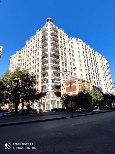 Satılır 3 otaqlı yeni tikili 101 m² — Bakı