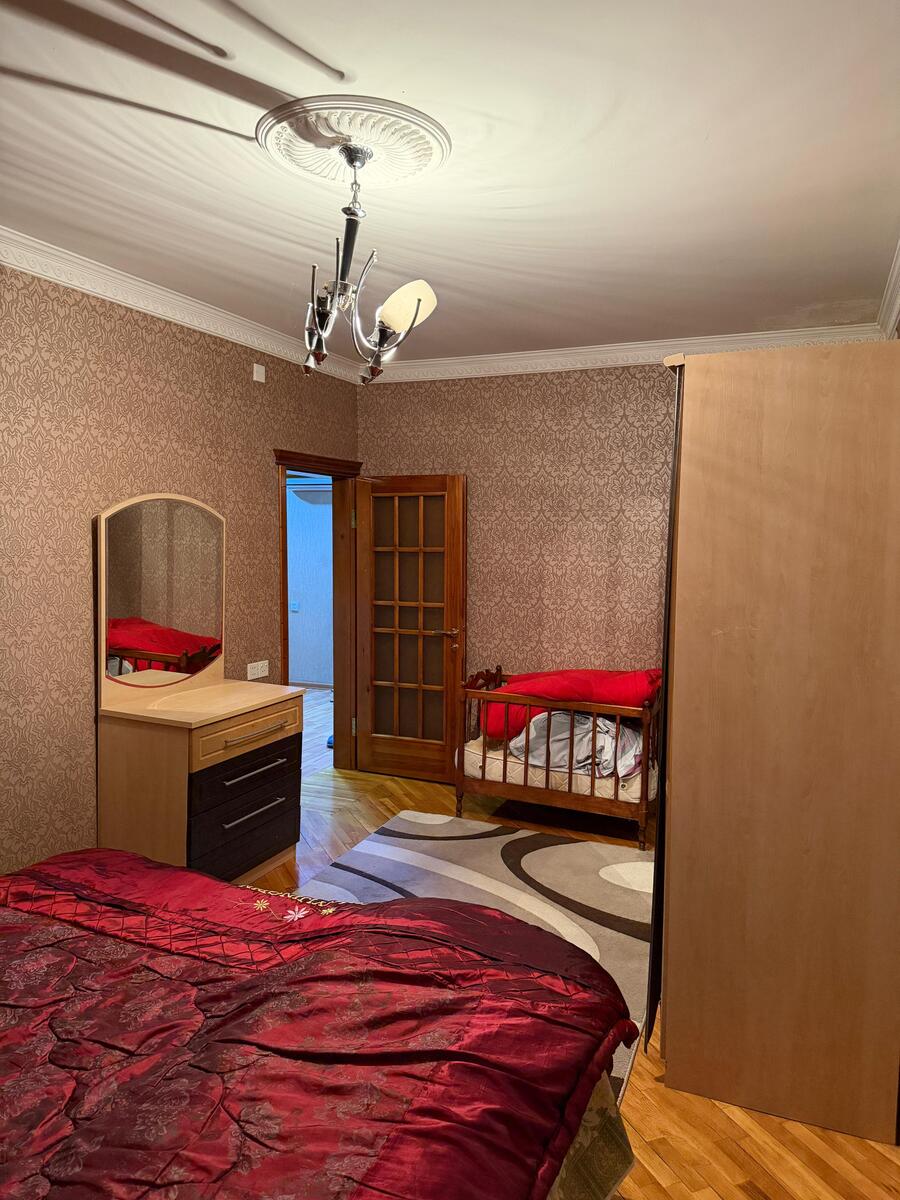 Satılır 4 otaqlı köhnə tikili 100 m² — Mənzil, Bakı (8)