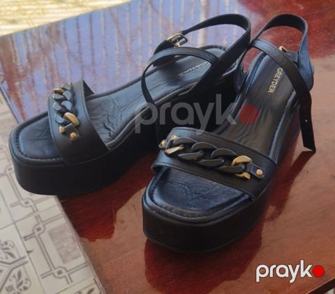 Məhsul: Qadın ayaqqabıları – 2 model 1) Greyder platforma sandal — Gəncə