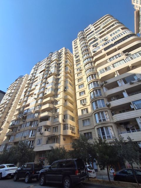 2-otaqlı yeni tikili, Ənvər Hüseynov küç., 75 m² — Bakı
