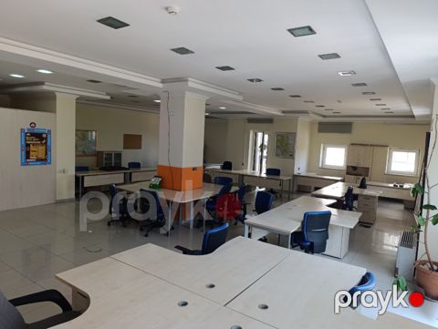 İcarəyə verilir obyekt 301 m²