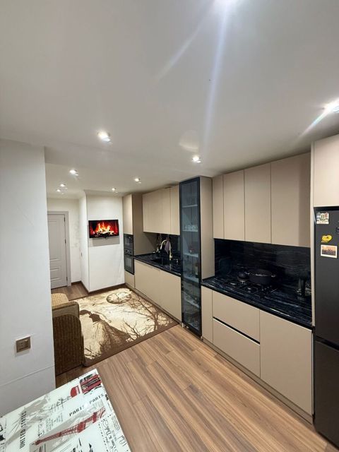 Satılır 3 otaqlı köhnə tikili 80 m² — Bakı