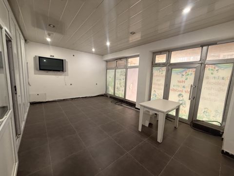 Satılır obyekt 150 m² — Bakı