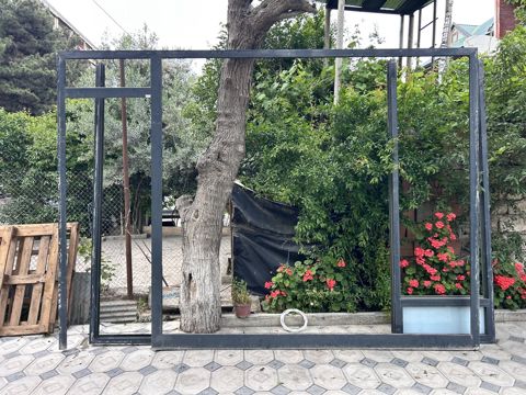 Şüşə qapı — Bakı