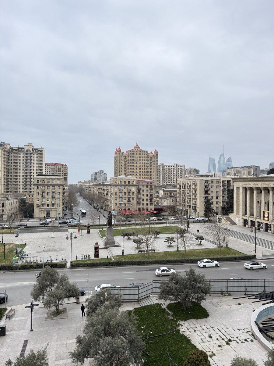 Satılır 4 otaqlı köhnə tikili 120 m² — Mənzil, Bakı (8)