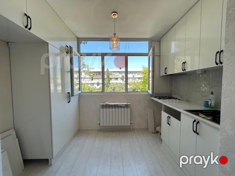 Satılır 4 otaqlı köhnə tikili 90 m²