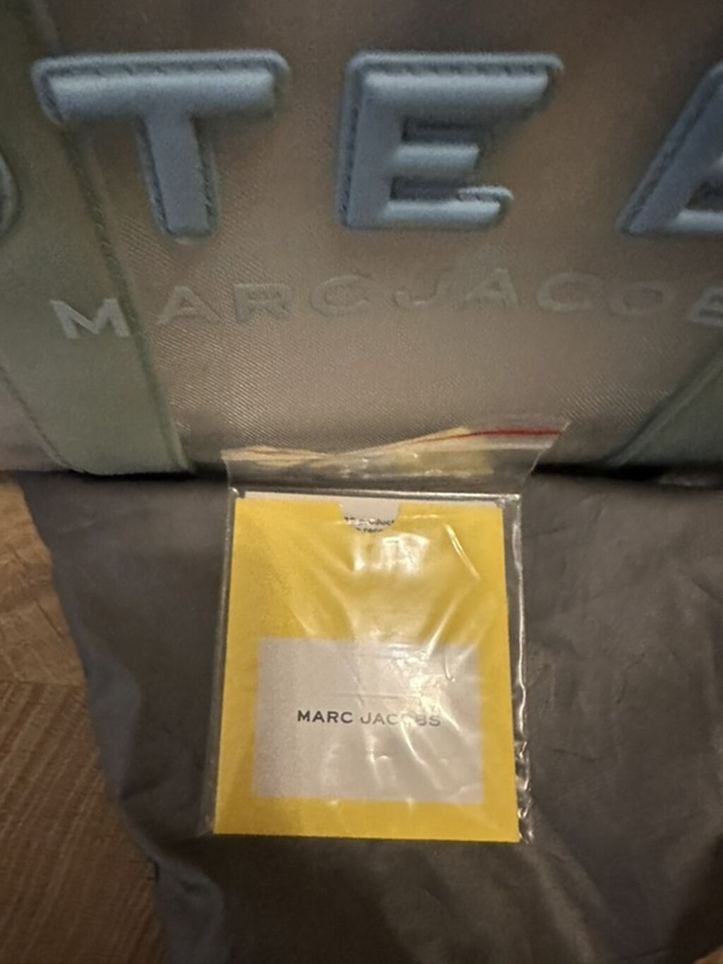 Marc Jacobs “The Tote Bag” çantası - Model: The Tote Bag (ön və arxa — Çantalar, çamadanlar, cüzdanlar, Xırdalan (5)