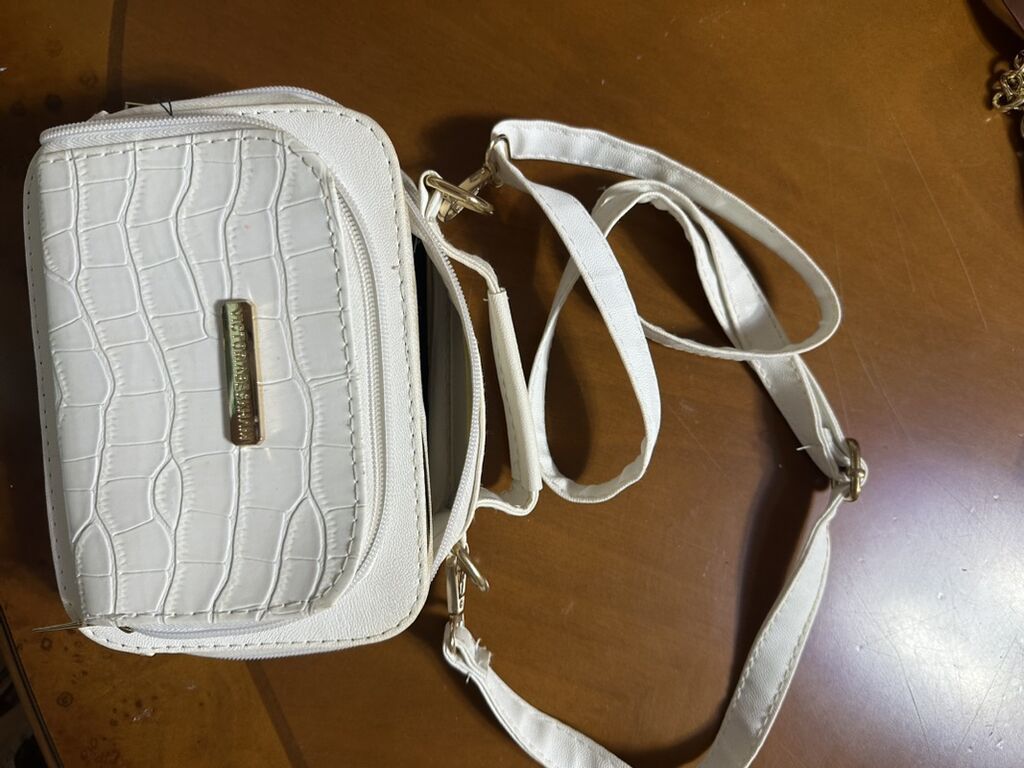 Ağ rəngli çiyin/çarpaz asmalı mini çanta - Material: süni dəri, ön — Çantalar, çamadanlar, cüzdanlar, Digah (2)