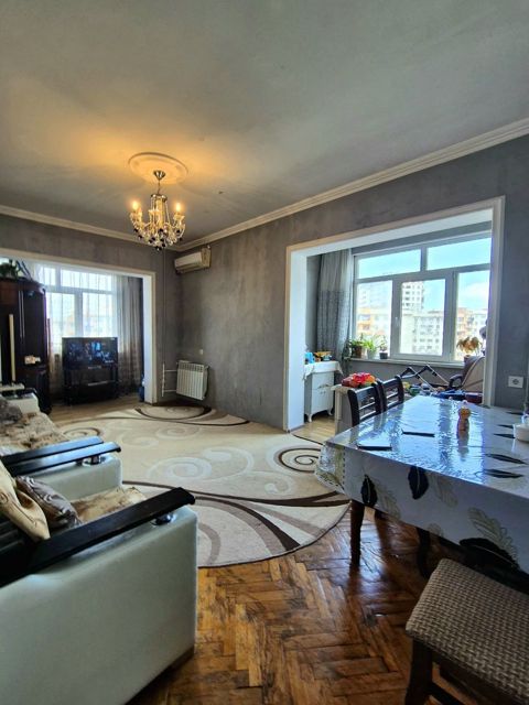 İcarəyə verilir 2 otaqlı köhnə tikili 65 m² — Bakı