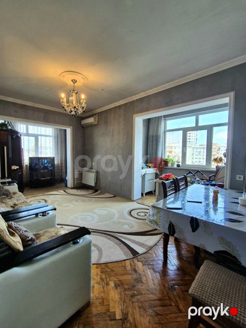 İcarəyə verilir 2 otaqlı köhnə tikili 65 m²