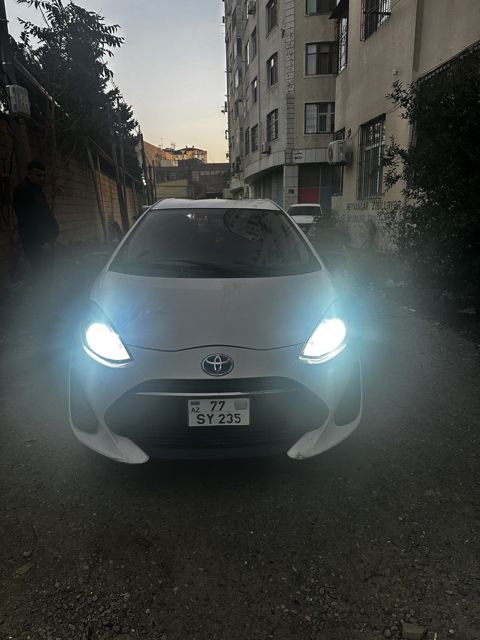 Toyota Aqua icarəsi — Bakı