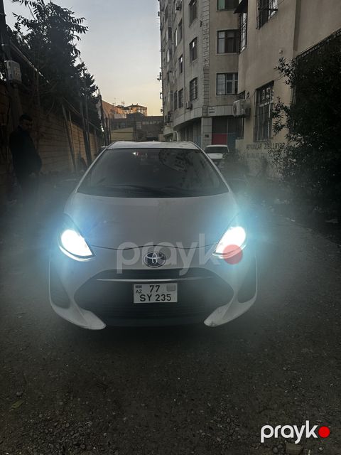 Toyota Aqua icarəsi — Bakı