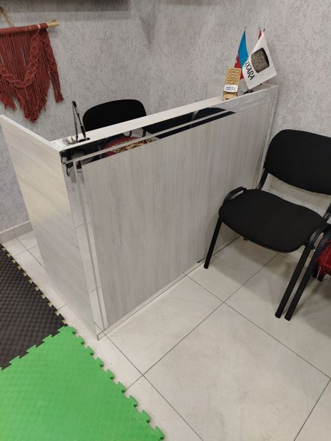 Satışda: resepsiyon/qarşılama masası - Material: laminat/MDF (ağ-açıq — Sumqayıt