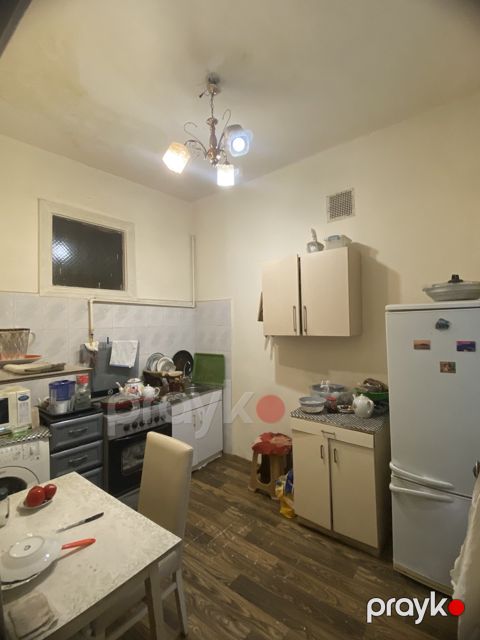 Satılır 2 otaqlı köhnə tikili 52 m²