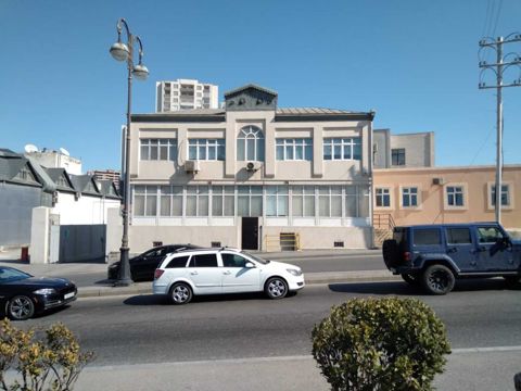Satılır obyekt 650 m² — Bakı
