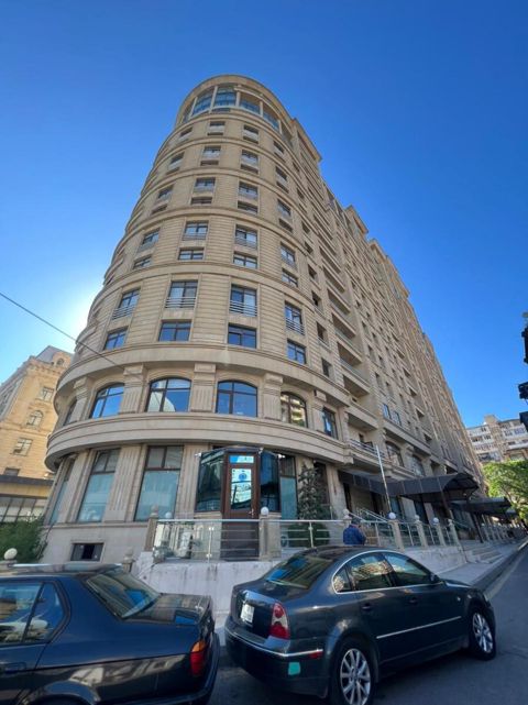 Satılır 3 otaqlı yeni tikili 170 m² — Bakı