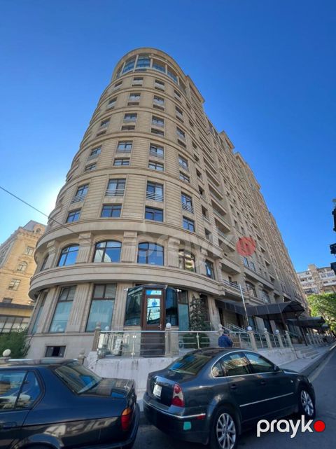 Satılır 3 otaqlı yeni tikili 170 m²
