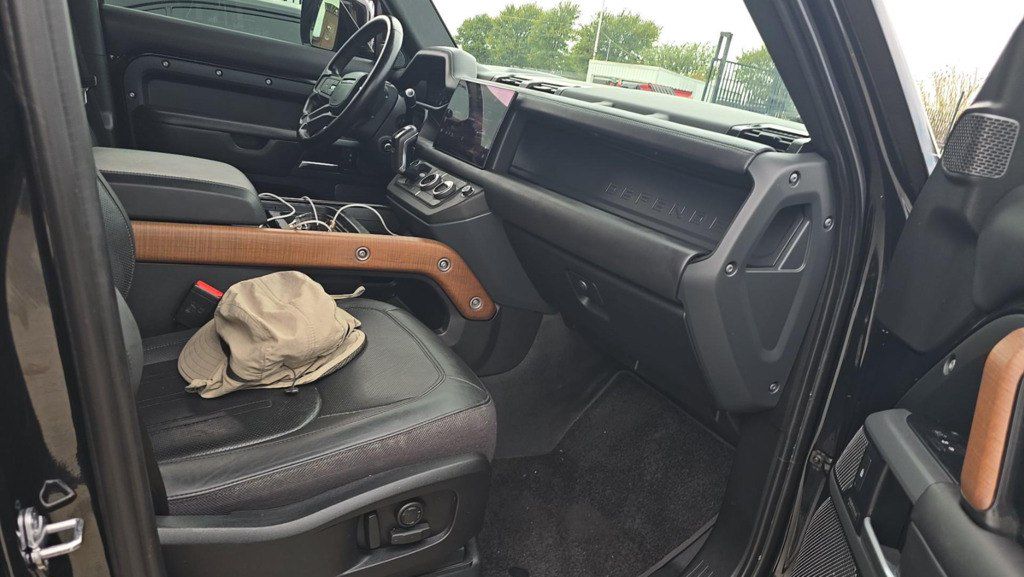 Land Rover Defender, 3.0 L, 2023 il, 111 045 km — Avtomobillər (10)