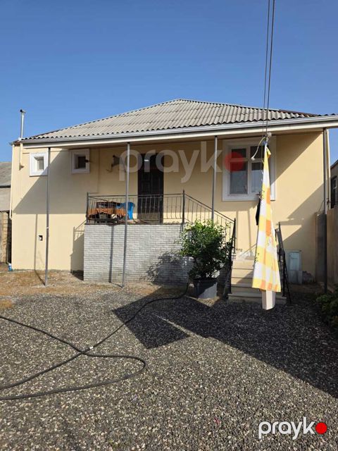 Satılır 4 otaqlı həyət evi/bağ evi 130 m²