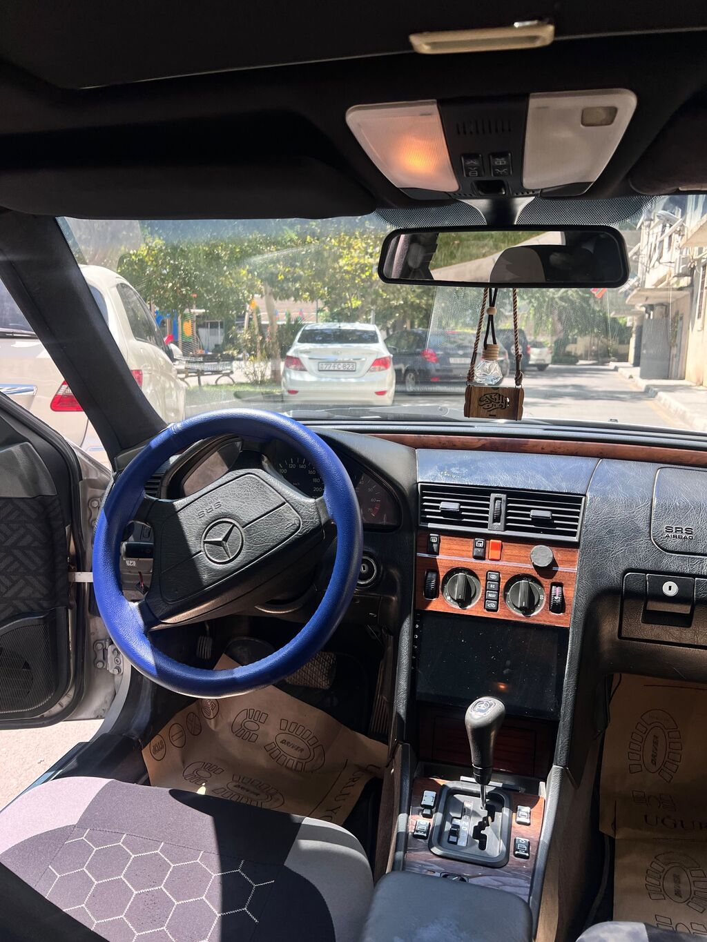 Mercedes-Benz C-Sinif (W202) sedan - Kuzov: 4 qapılı sedan, gümüşü — Avtomobillər, Bakı (6)