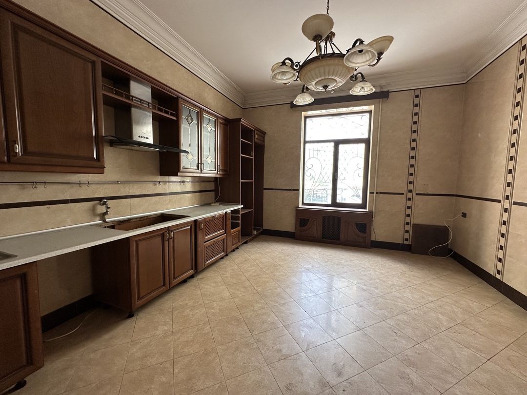 Satılır 7 otaqlı həyət evi/bağ evi 600 m² — Ev, villa, Bakı (6)