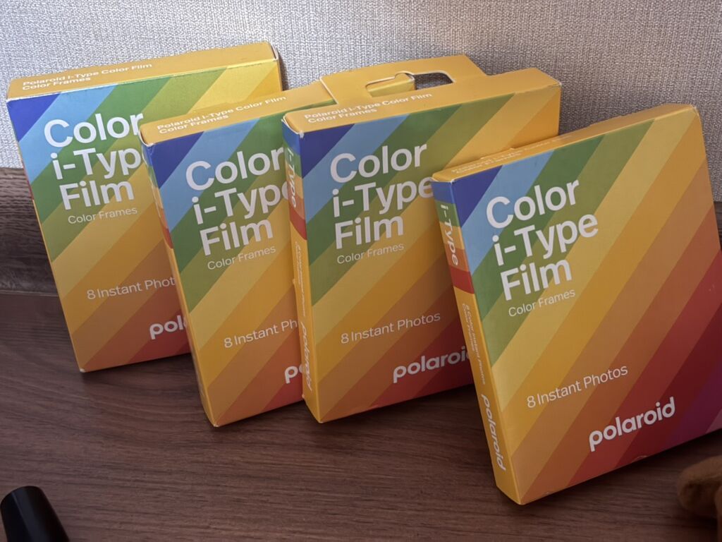 Polaroid Now+ (Generation 3) ani fotoaparat + i‑Type Color Film — Fotoaparat, Digah (2)