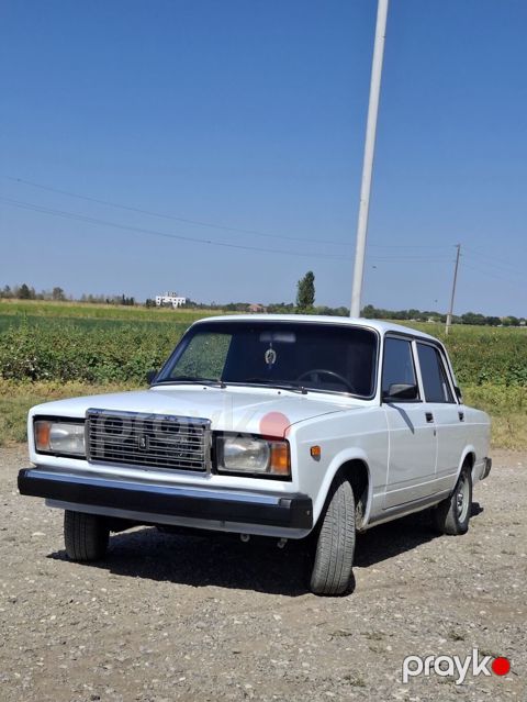 VAZ (Lada) 2107: 1.6 l 2007 il 22297 km Sedan