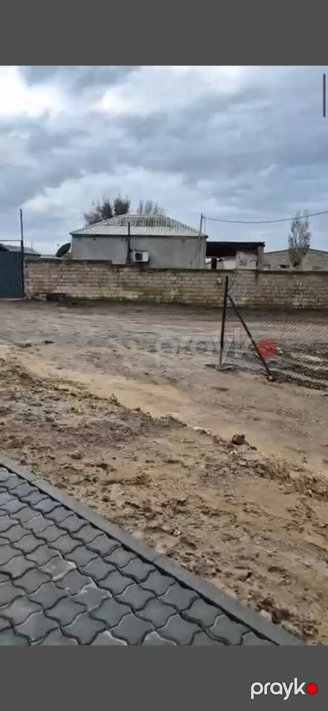 380 sot torpaq sahəsi, Suraxanı qəs
