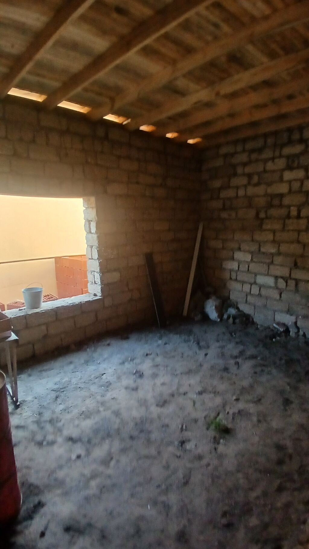 Satışa yarımçıq tikili ev təqdim olunur. Şəkillərdən göründüyü kimi — Ev, villa, Bakı (5)