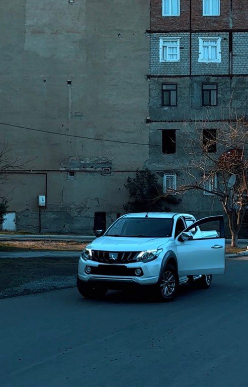 Mitsubishi L200, 2.5 L, 2018 il, 389 841 km — Avtomobillər, Gəncə (6)
