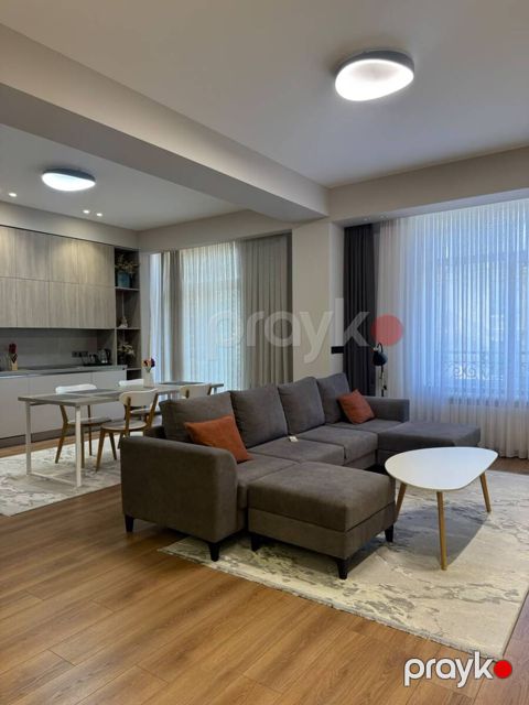 İcarəyə verilir 3 otaqlı yeni tikili 135 m²