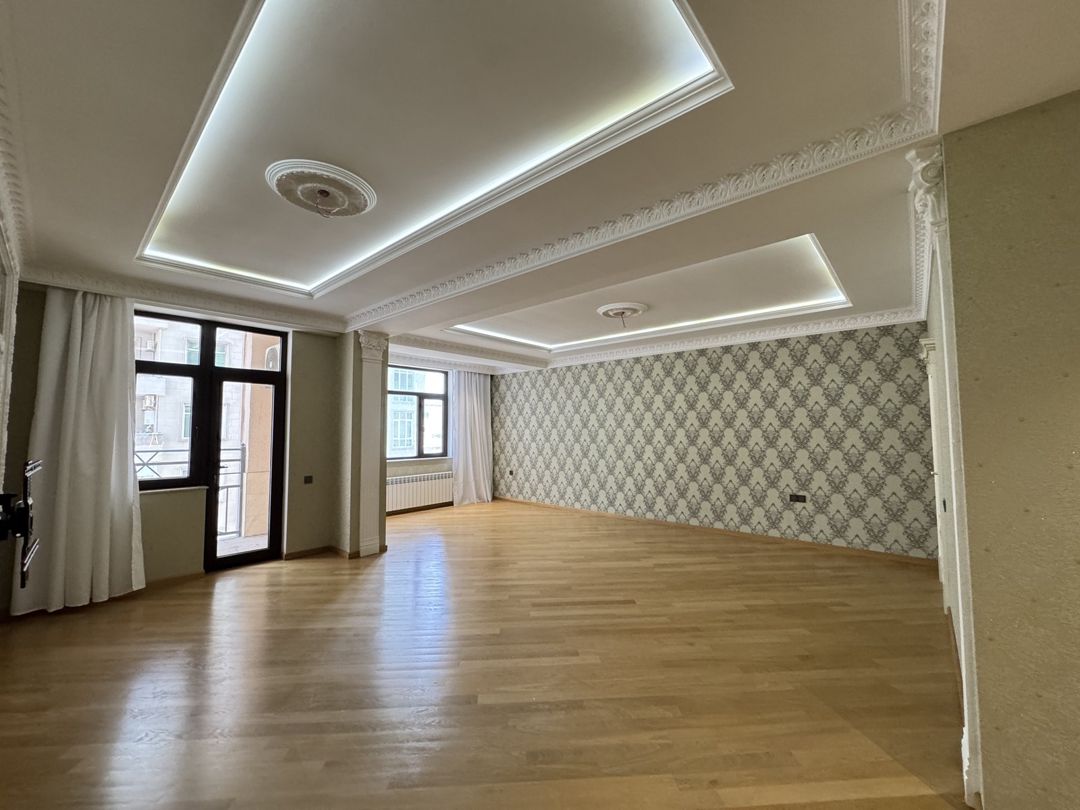Satılır 3 otaqlı yeni tikili 217 m² — Mənzil, Bakı (2)