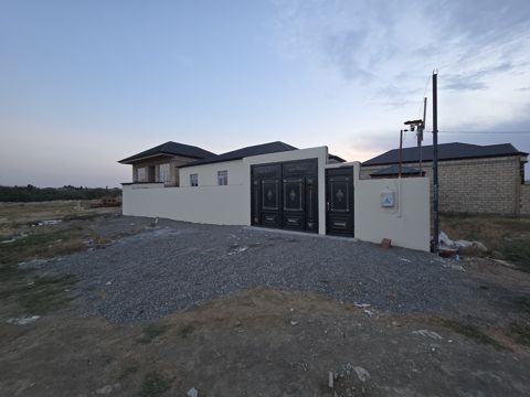 Satılır 4 otaqlı həyət evi/bağ evi 120 m² — Bakı